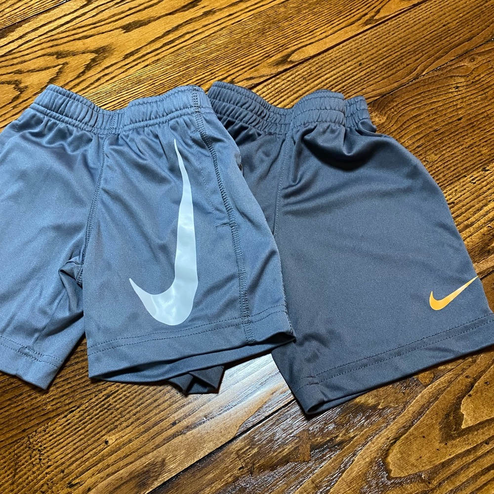 Lot of Nike shorts size 4t